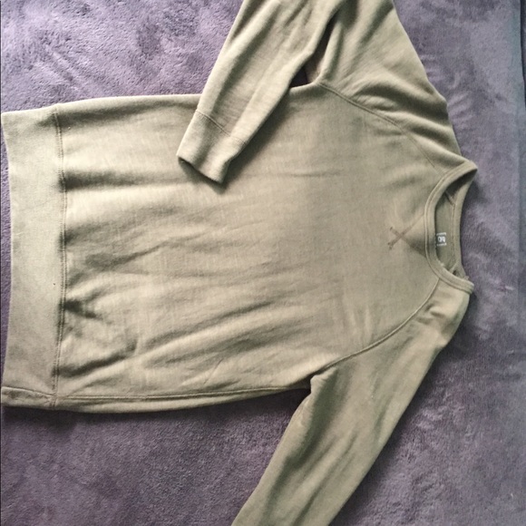 Green sweater - Picture 1 of 2